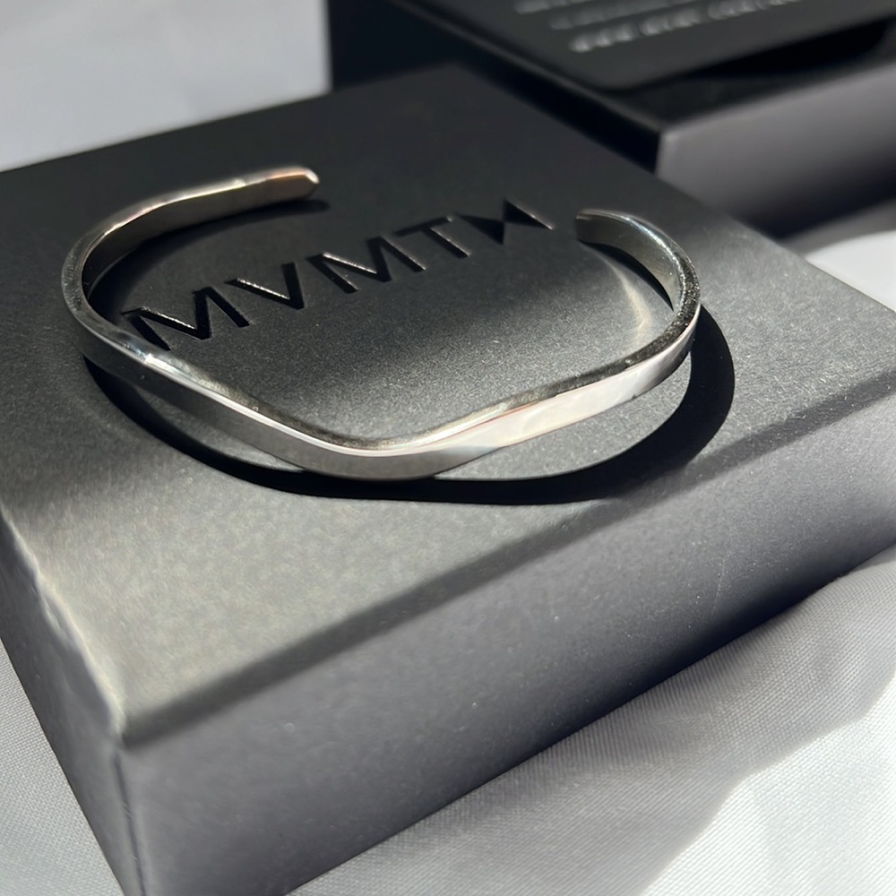 MVMT WAVE CUFF - SILVER